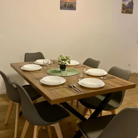 Lichtdurchflutetes City-apartment Im Herzen Der Stadt * Neumünster