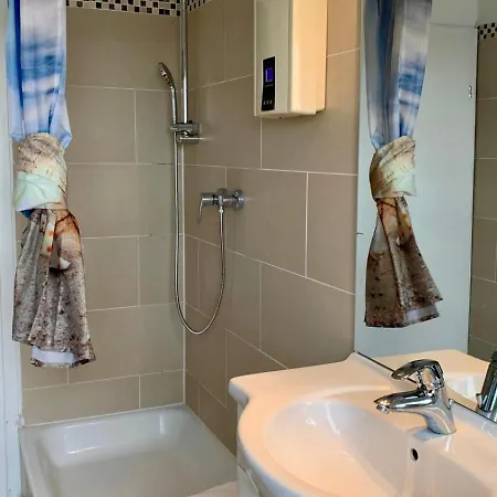 Lichtdurchflutetes City-apartment Im Herzen Der Stadt Apartment