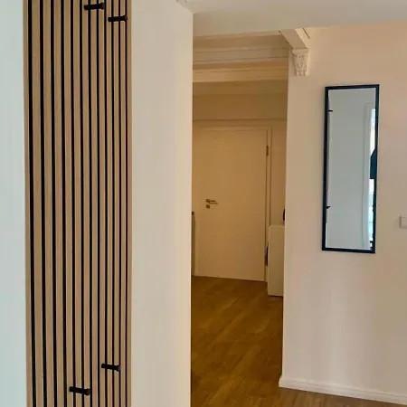 Lichtdurchflutetes City-apartment Im Herzen Der Stadt
