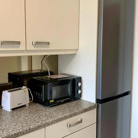 Lichtdurchflutetes City-apartment Im Herzen Der Stadt Apartment