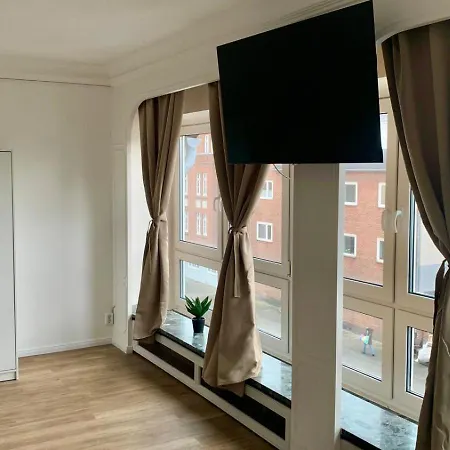 Lichtdurchflutetes City-apartment Im Herzen Der Stadt Neumünster