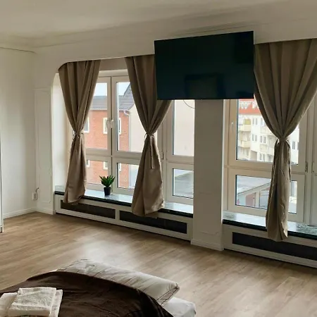 Lichtdurchflutetes City-apartment Im Herzen Der Stadt Neumünster